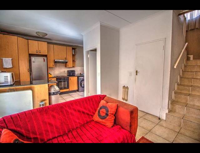 2 BEDROOM TOWNHOUSE FOR SALE IN BIRCHLEIGH